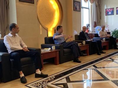 冠軍磁磚喜迎建材行業協會領導蒞臨指導，共話磁磚行業新篇章